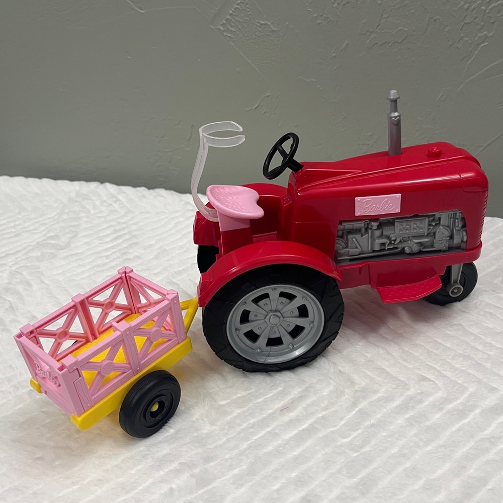 Barbie Farm Red Tractor with‎ Pink Yellow Trailer